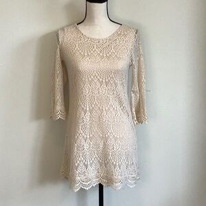 Divided cream lace dress